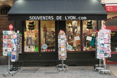 Copyright Souvenirsdelyon.com