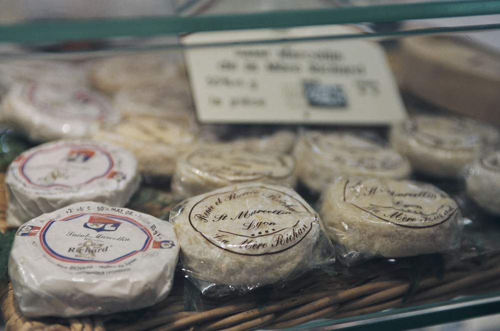 Fromages de la Mère Richard aux Halles de Lyon - © Jacques Léone