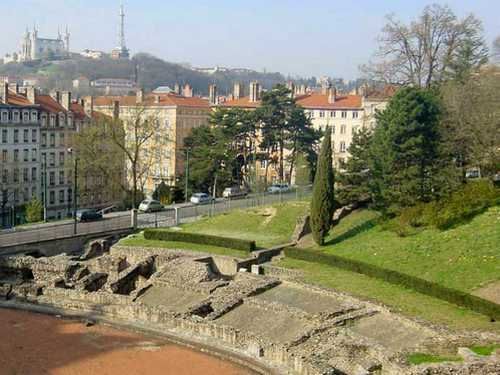 Livret-jeu "En quête" de Lyon - Mur mur des Canuts