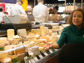 Mâchon théâtralisé aux Halles de Lyon Paul Bocuse par Cybèle