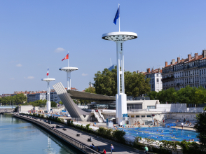 Piscine du Rhône © Travelview/Shutterstock.com