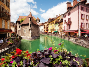 Vieille prison d'Annecy © Gayane/Shutterstock.com